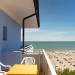 Ξενοδοχείο Pelikan 3*