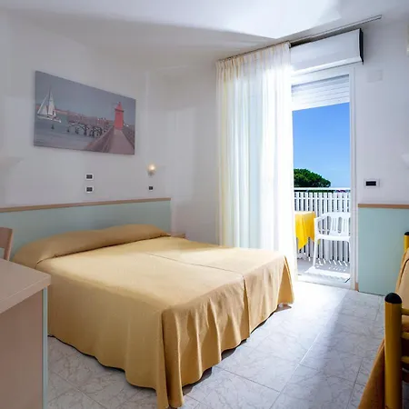 Pelikan Hotell 3*