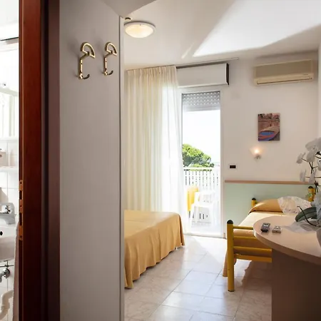 호텔 Pelikan 리그나노 사비아도로