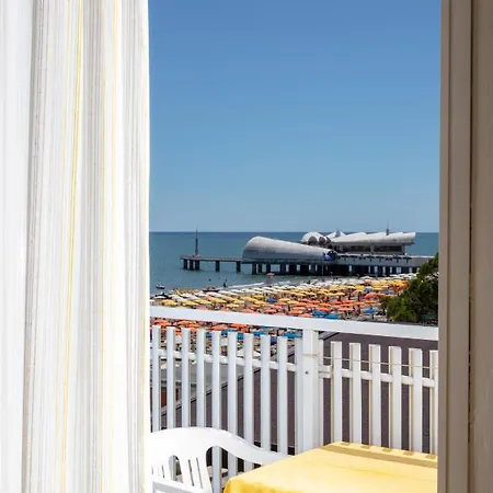 호텔 Pelikan 리그나노 사비아도로