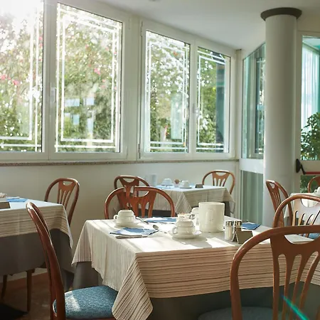 호텔 Pelikan 리그나노 사비아도로