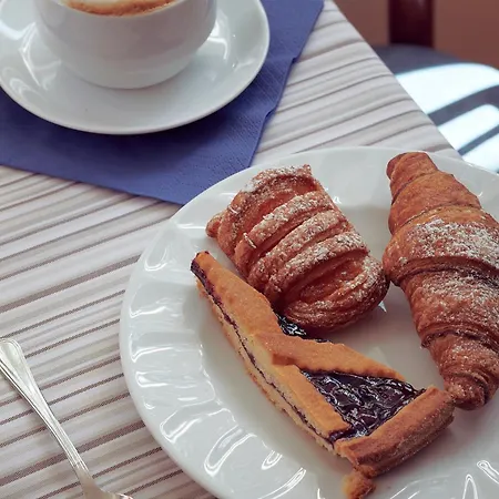호텔 Pelikan 리그나노 사비아도로